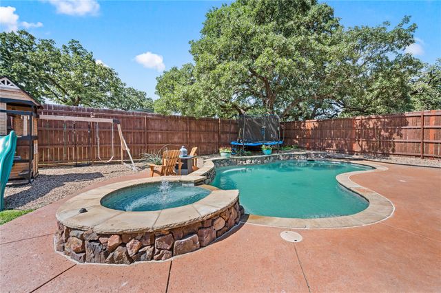 8012 Odell Street, North Richland Hills, TX 76182