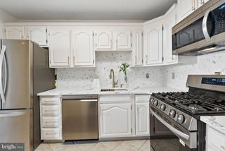 5225 POOKS HILL RD #1527S, Bethesda, MD 20814