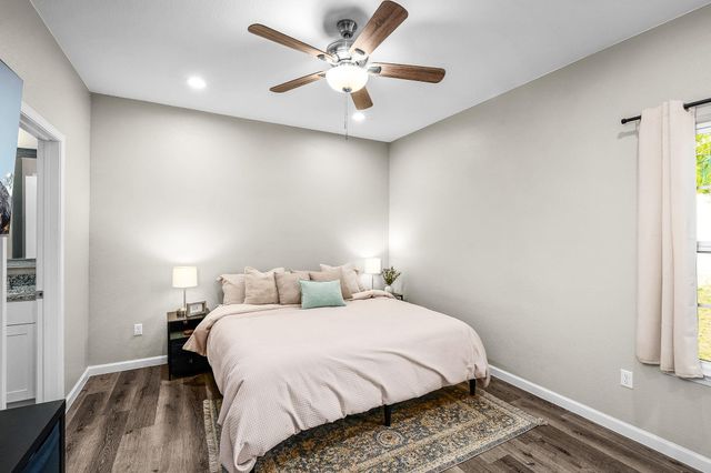 224 Spruce Ave, Luling, TX 78648