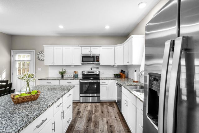 224 Spruce Ave, Luling, TX 78648