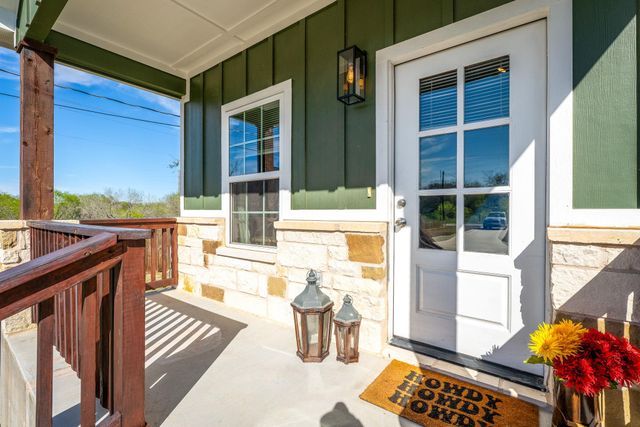 224 Spruce Ave, Luling, TX 78648