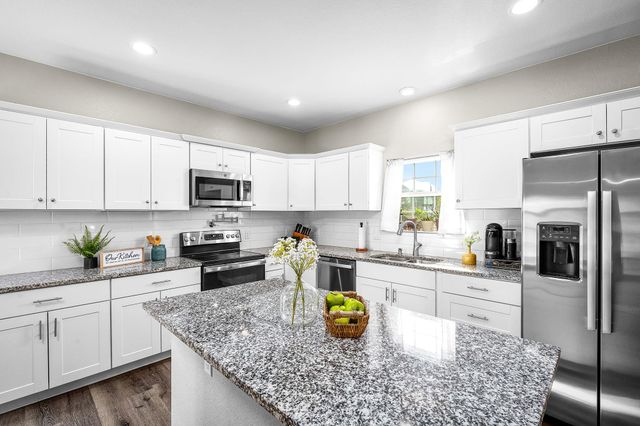 224 Spruce Ave, Luling, TX 78648