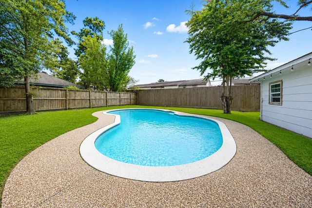 11711 Gardenglen Drive, Houston, TX 77070