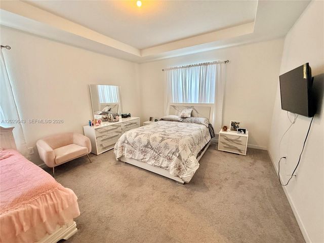 2462 NW 131st Cir, Miami, FL 33167