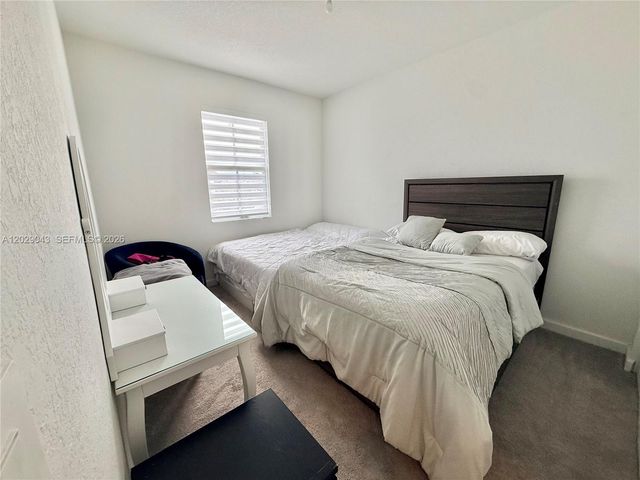 2462 NW 131st Cir, Miami, FL 33167