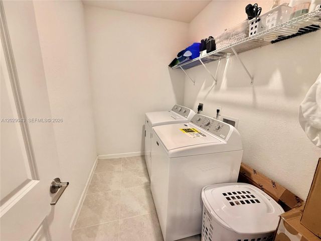2462 NW 131st Cir, Miami, FL 33167