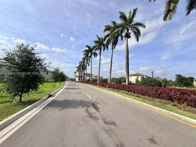 2462 NW 131st Cir, Miami, FL 33167