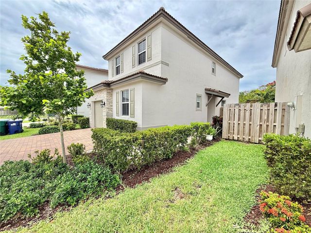 2462 NW 131st Cir, Miami, FL 33167