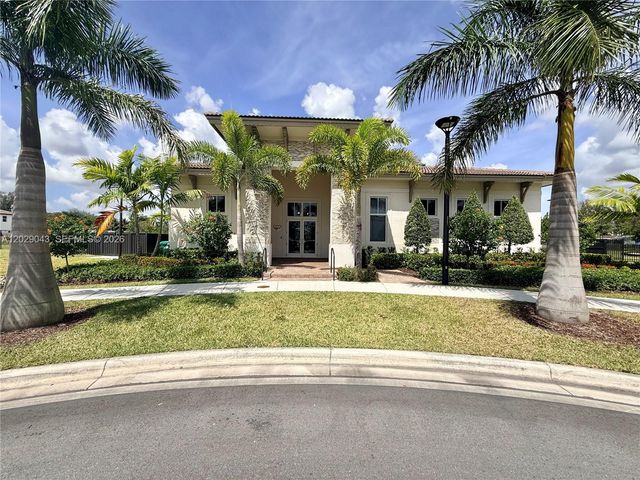 2462 NW 131st Cir, Miami, FL 33167