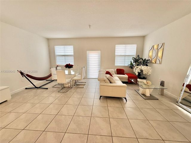 2462 NW 131st Cir, Miami, FL 33167