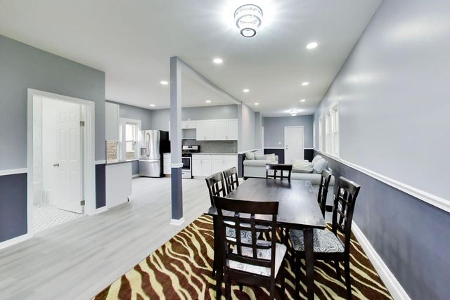 9549 S Calumet Avenue, Chicago, IL 60628