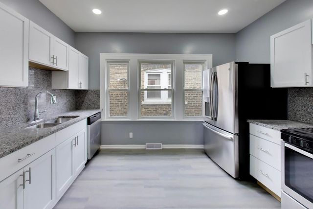 9549 S Calumet Avenue, Chicago, IL 60628