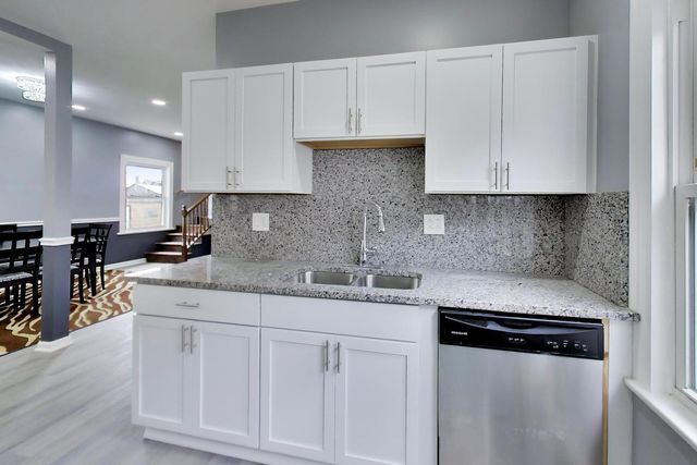 9549 S Calumet Avenue, Chicago, IL 60628