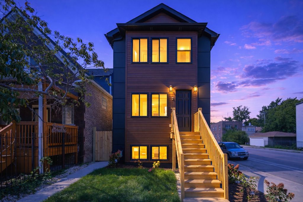 956 N Saint Louis Avenue, Chicago, IL 60651 — exterior