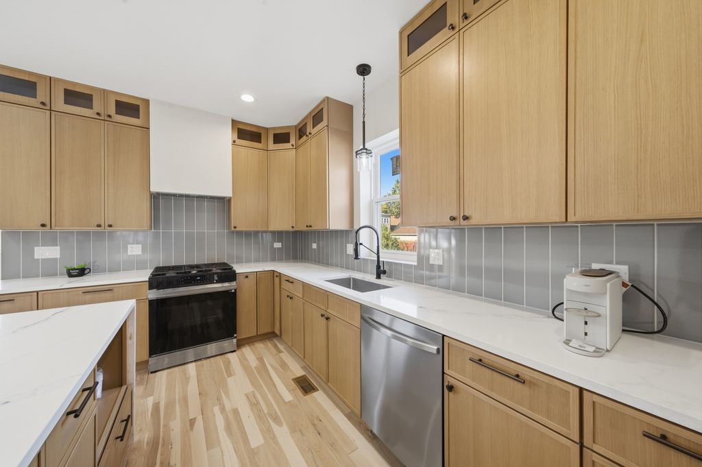 956 N Saint Louis Avenue, Chicago, IL 60651 — photo 2