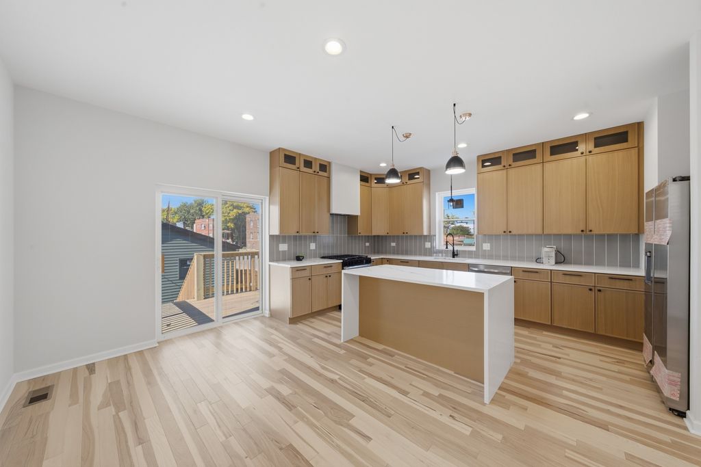 956 N Saint Louis Avenue, Chicago, IL 60651 — photo 4