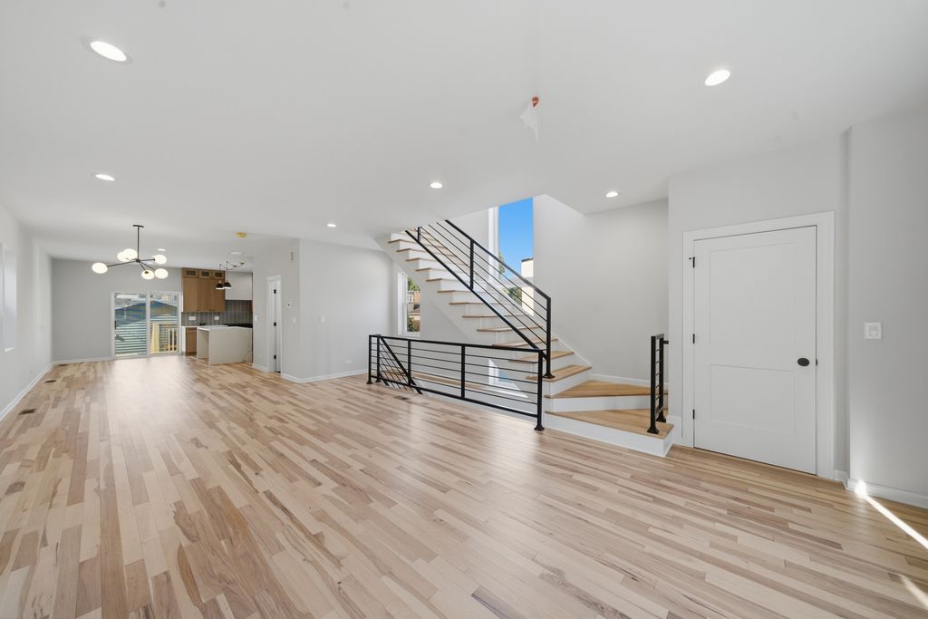 956 N Saint Louis Avenue, Chicago, IL 60651 — photo 5