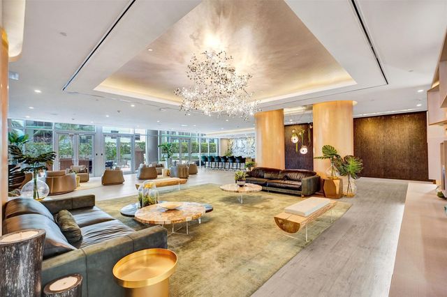 488 NE 18th St 801, Miami, FL 33132