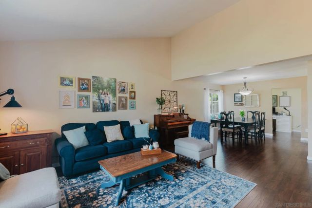9629 Derald Rd, Santee, CA 92071