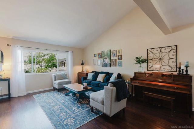 9629 Derald Rd, Santee, CA 92071