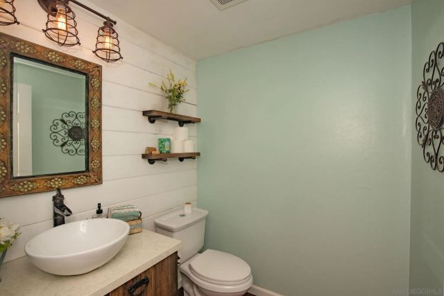 9629 Derald Rd, Santee, CA 92071