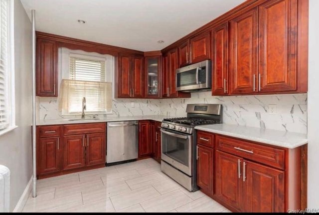 19 Hamilton, Hempstead, NY 11550