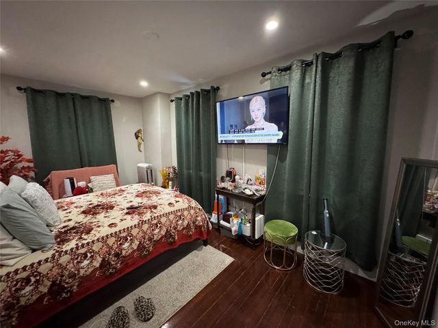 19 Hamilton, Hempstead, NY 11550