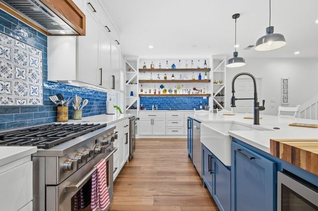 5 Maystar Court, Spring, TX 77380