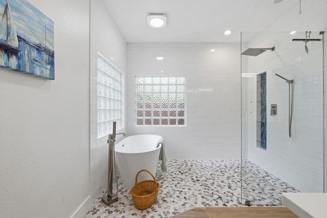 5 Maystar Court, Spring, TX 77380