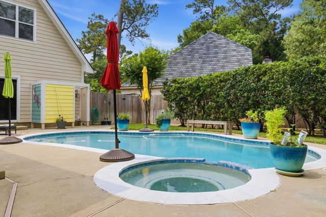 5 Maystar Court, Spring, TX 77380