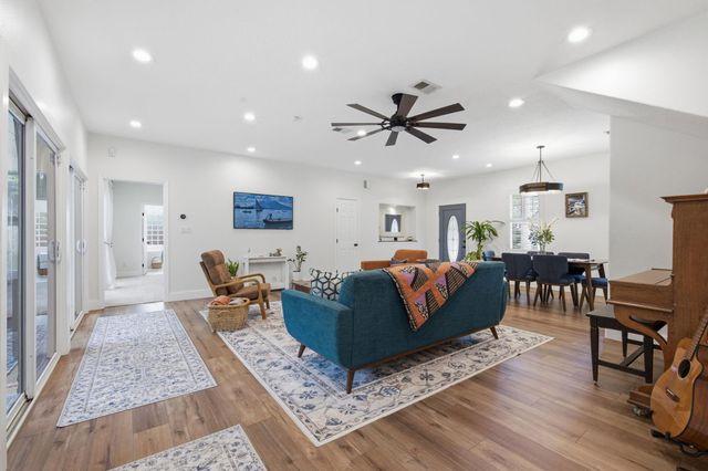 5 Maystar Court, Spring, TX 77380