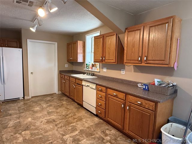 3216 S 4300 Road, Big Cabin, OK 74016