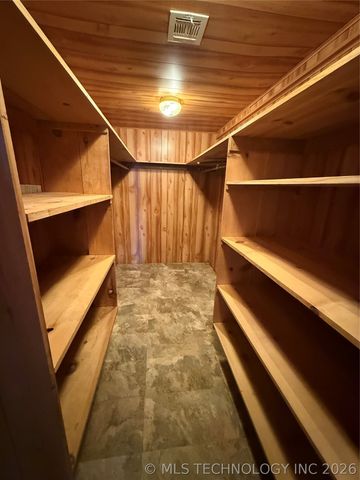 3216 S 4300 Road, Big Cabin, OK 74016