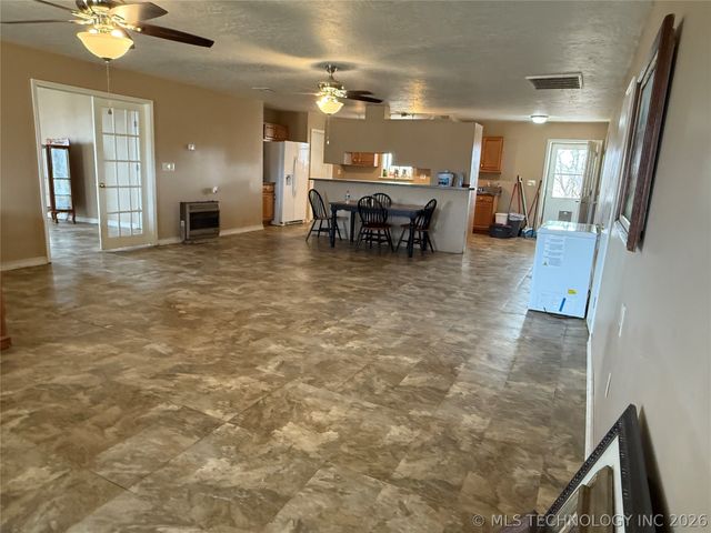 3216 S 4300 Road, Big Cabin, OK 74016