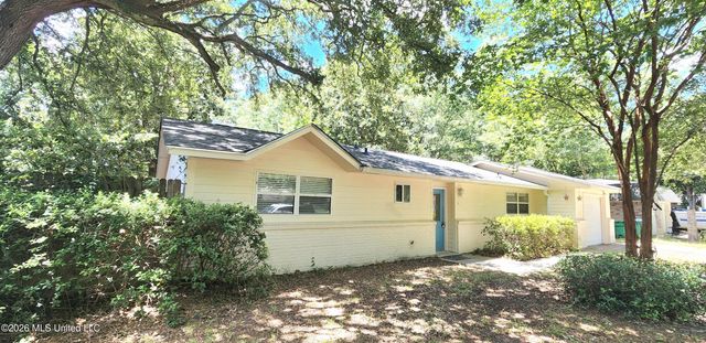 9113 Warbler Avenue, Ocean Springs, MS 39564