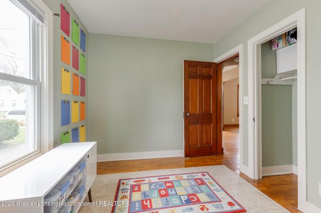 1125 Poxson Avenue, Lansing, MI 48910