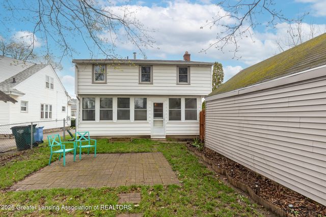 1125 Poxson Avenue, Lansing, MI 48910