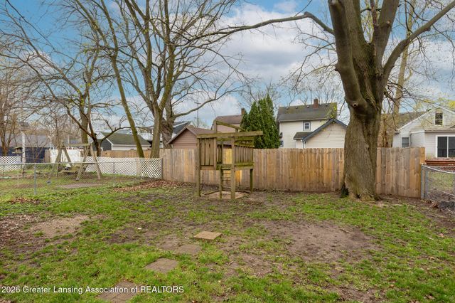 1125 Poxson Avenue, Lansing, MI 48910