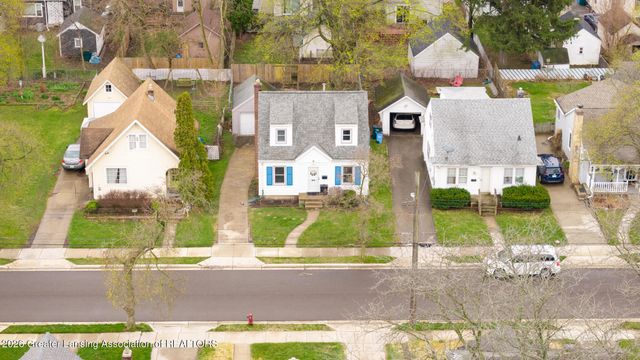 1125 Poxson Avenue, Lansing, MI 48910