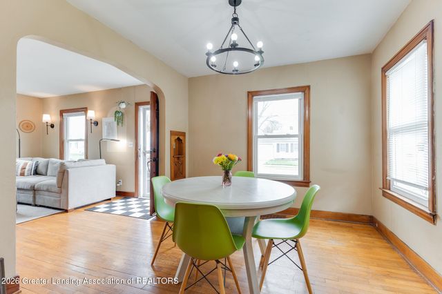 1125 Poxson Avenue, Lansing, MI 48910