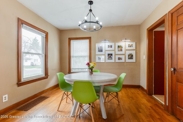 1125 Poxson Avenue, Lansing, MI 48910