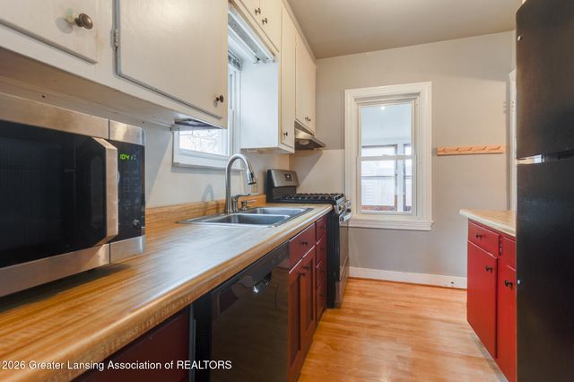 1125 Poxson Avenue, Lansing, MI 48910