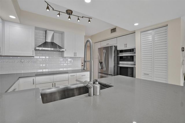 20822 San Simeon Way 103, Miami, FL 33179