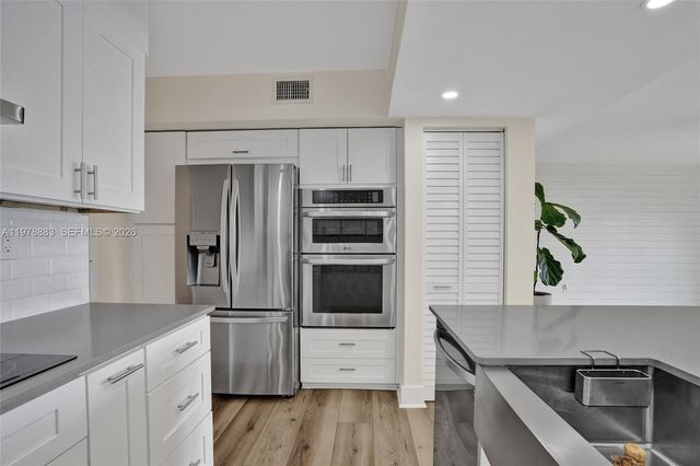 20822 San Simeon Way 103, Miami, FL 33179