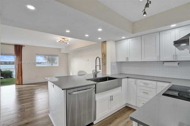 20822 San Simeon Way 103, Miami, FL 33179