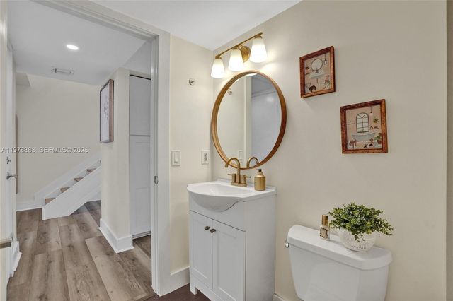 20822 San Simeon Way 103, Miami, FL 33179