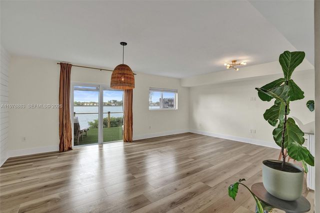 20822 San Simeon Way 103, Miami, FL 33179