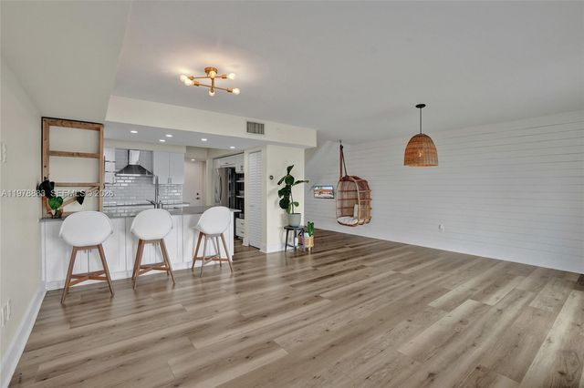 20822 San Simeon Way 103, Miami, FL 33179