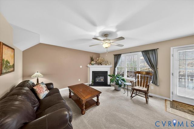 297 Castle Park Ln, Mineral, VA 23117