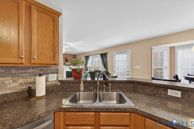 297 Castle Park Ln, Mineral, VA 23117